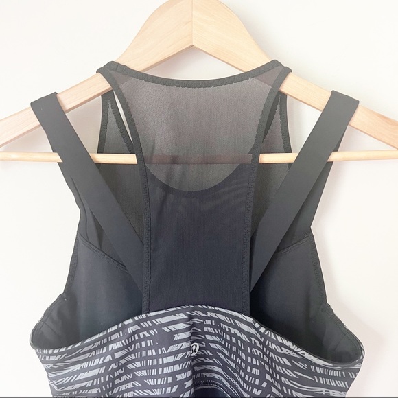 Lululemon Running In The City Tank Stripe Play Slate Black 8 - Picture 12 of 13